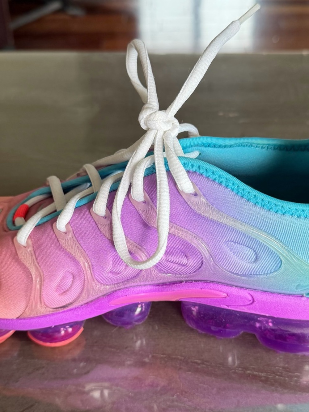 Nike Air VaporMax Plus Fuchsia Dream Crimson Sneakers FD0823-500 Women's Size 8. - Picture 4 of 9